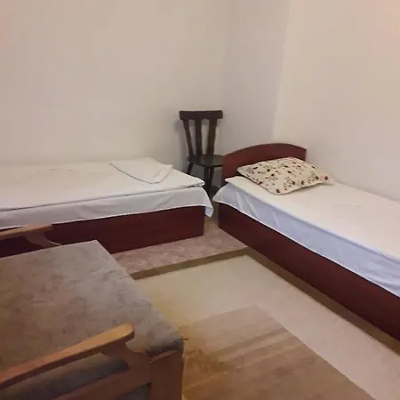 Neli בית הארחה נסבר