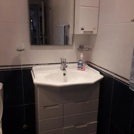 Neli בית הארחה נסבר